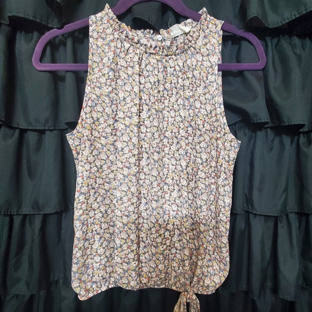 Sienna Sky 100% polyester knot detail blouse size small